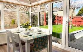 Bright, Airy & Beautifully Decorated 3 Bedroom Home